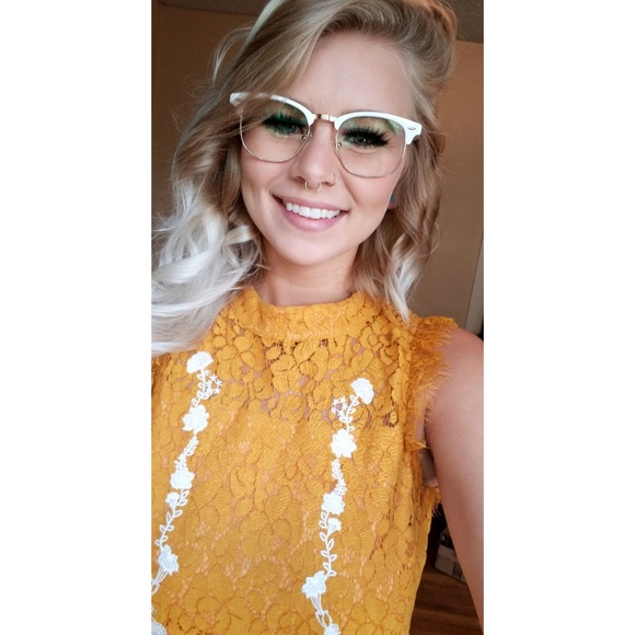 Meet your Posher, Andrea - Picture 5 of 5